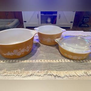 Vintage Pyrex Butterfly Gold Casserole Set with 1 Lid-- 474, 473, 471